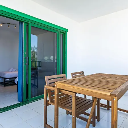 Tuscan 2br Seaviews Terrace & Pool Apartment