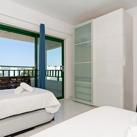 Tuscan 2br Seaviews Terrace & Pool Apartment