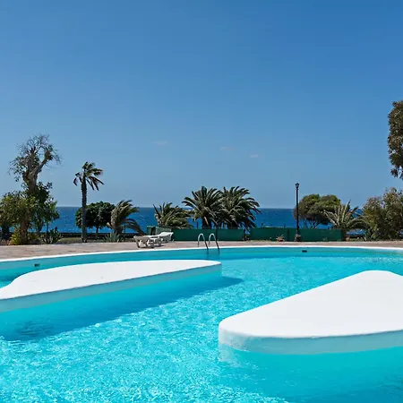 Tuscan 2br Seaviews Terrace & Pool Costa Teguise